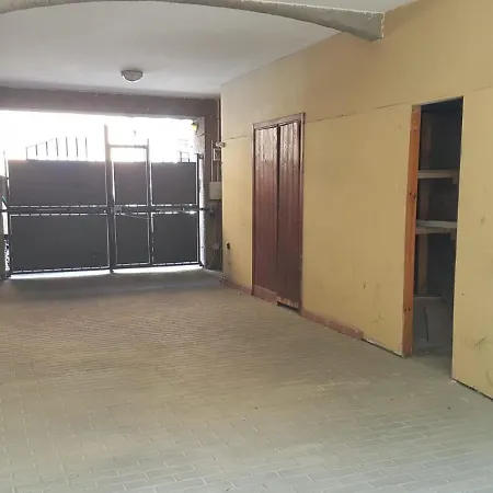 All inclusive Casa con parcheggio privato interno Livorno Esterno foto