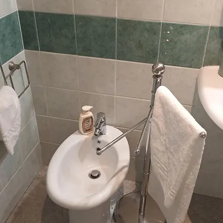 All inclusive Casa con parcheggio privato interno Livorno Esterno foto