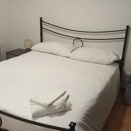 All inclusive Casa con parcheggio privato interno Livorno Esterno foto